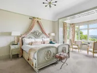 The Mole Resort - Lodges Hotels in Umberleigh