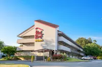 Red Roof Plus+ Baltimore-Washington DC/BWI Airport Hotels in 