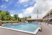 Quality Inn Alachua - Gainesville Area - Uima-altaat