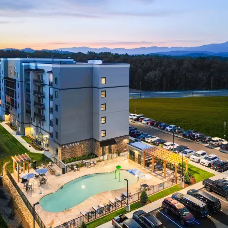 Staybridge Suites PIGEON FORGE - SMOKY MTNS by IHG