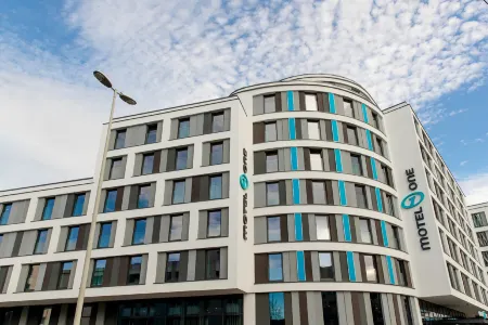 Motel One Bonn-Beethoven Отели рядом с достопримечательностью «Beethovenhalle Bonn»