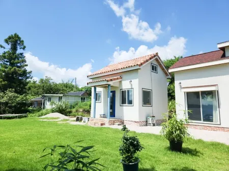 Full Moon Dalbawi Pension