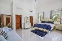 Luxury Golf Villa in Bavaro (Cocotal Palma Real) – Pool, Jacuzzi, Staff