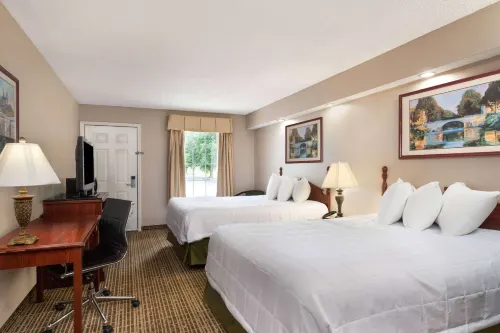 Baymont by Wyndham Tullahoma Hotels in Lynchburg
