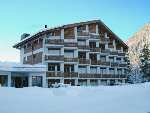 Renaissance 8 - Homestays