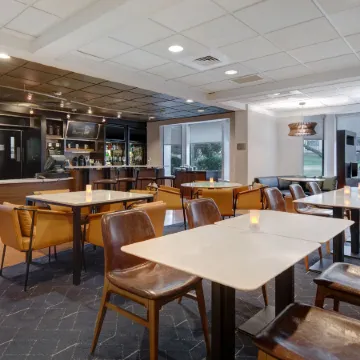 Courtyard State College