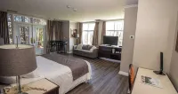 Elm hurst Inn & Spa Hotels in Ingersoll