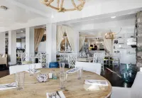The Tides Beach Club - breakfast