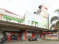 RedDoorz @ Ciliwung Guest House Syariah 블림빙 호텔