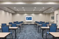 Holiday Inn Express Dumfries فنادق في Triangle