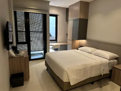 FULMAR Pasteur Hotels in Sukajadi