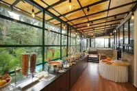 Areva Inn Pool Resort Munnar by Voye Homes Отели в г. Pallivasal