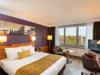 فندق ليوناردو رويال كولن - آم ستادتوالد Hotels near محطة يوبنارشتراسه للمترو