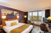 Leonardo Royal Hotel Köln - am Stadtwald Отели рядом с достопримечательностью «Парк Линденталер Тир»