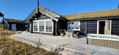 The Whole Beautiful Cabin With Jacuzzi – A Luxurious Getaway in Solberglia Hotel di Trysil