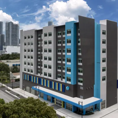Tru by Hilton Miami West Brickell Hotels near PortMiami