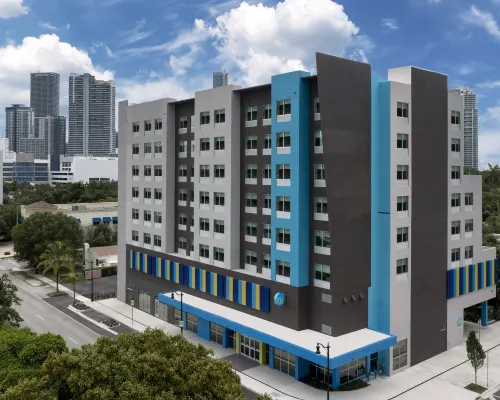 Tru by Hilton Miami West Brickell Hotels near MiamiCentral
