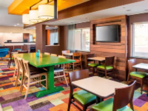 Fairfield Inn & Suites Peru Hotels in Peru