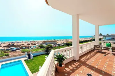 Villa With Pool in Front of the Beach. La Barrosa