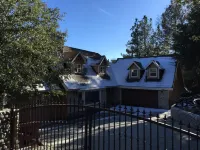 BEAUTIFUL LAKE VIEW from every room, 6 BDRM, 5 Bath, Pool Table, Ping Pong, AC