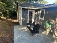 Wonderfully located near Bay Street and all the wonderful restaurants. Sauna!