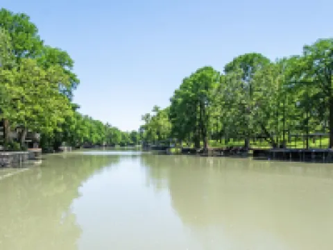 Romantic Cabin for Two! 12 miles to Schlitterbahn/New Braunfels, Gruene Texas. Hotéis em McQueeney