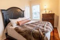 The Carriage House at Parker's Place Hotels near Cathedral of St Joseph