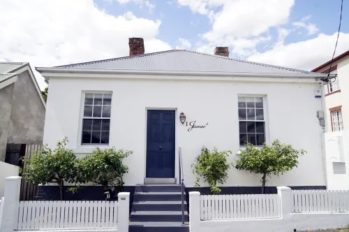 Historic Central Launceston  Getaway: 5 mins from Charles St. Cafe's