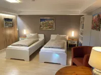 Fe apartm., in a quiet location, 5 minut. from the S-Bahn + Regio train station