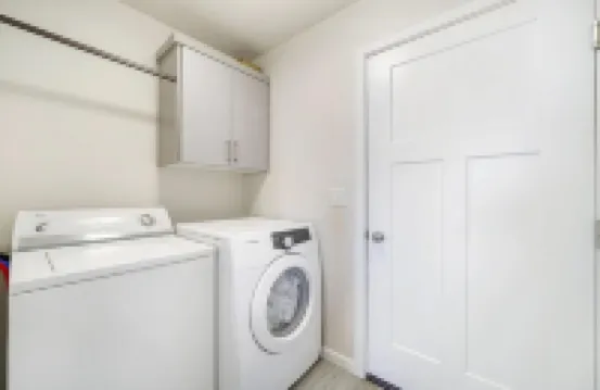 Pawsitively Perfect: New Pet-Friendly Home in Ideal Location