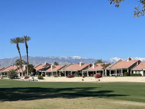 Desert Retreat with Golf course and Mountain views.  Pickle Ball, Tennis, Pools!