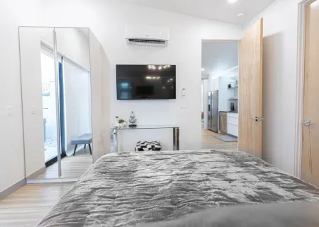 Villa near Stockton Lake with Hot Tub, Milk Way at Starburst Отели в г. Линн Тауншип