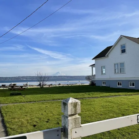 Point Robinson Lighthouse - Keeper's Quarters A