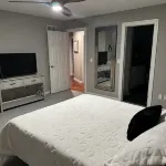 Beautiful Waukesha Home Hotel di Waukesha County