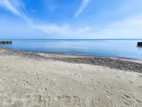 Lakeshore Loft - Spacious Apartment, Walking Distance to Private Beach Access Hotels in Sanilac County