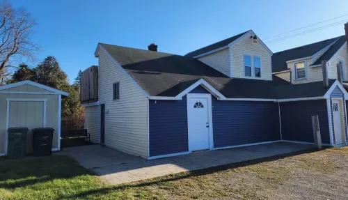 Lakeshore Loft - Spacious Apartment, Walking Distance to Private Beach Access Hotels in Sanilac County