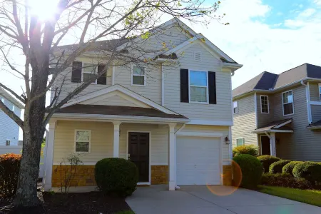 Elegant & Renovated Family Space-King Size Bed