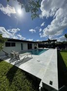 Modern lakeside pool home near hardrock and fll airport