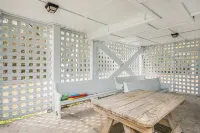Ocean and Marsh Views, Surf Cottage, Sleeps 7