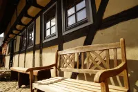 Complete house-family-friendly-rural idyll-ecological. renovated mud house / thatched roof Hotels in Bossdorf