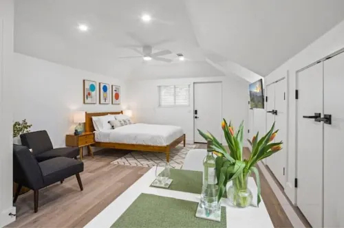 Casa Verde: A Studio Retreat 5 Minutes to Downtown