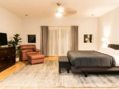 MJ's Penthouse ,a piece of paradise on Monroe's historic square Hotels in Monroe