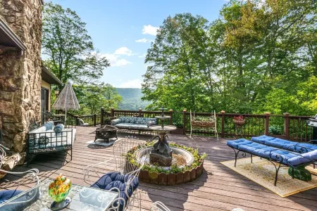 Tranquil Escape with/ Hot Tub Views. 2.5 Hours from NYC. on the Market for Sale.