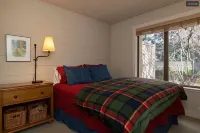 2br+loft Townhome @ base of Dollar Mtn. ski area; hot tub & pool - 4-Star