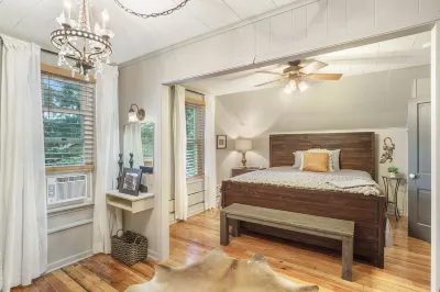 ~ Charming home close to everything ~