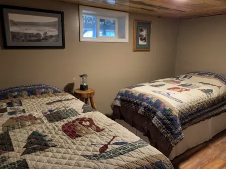 6+ Bedrooms, 3 Bathrooms, Sauna, Hot Tub! Excellent Flyfishing on the Mighty Mo!