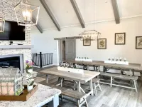 Brand New 8 Bed/8.5 Bath Lodge with Lakeview on Indian Point