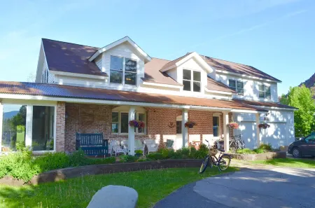 Historic Carbondale Schoolhouse/Luxury Apartment