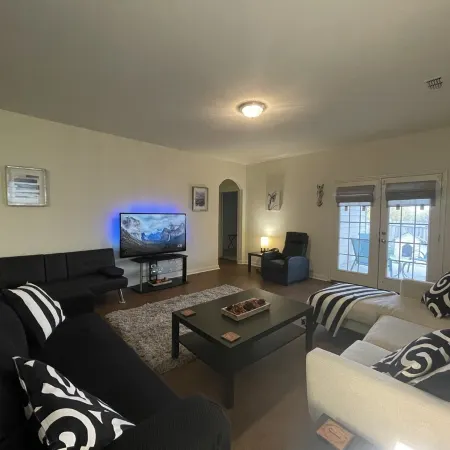 Modern Cozy 3BR Home in Forney