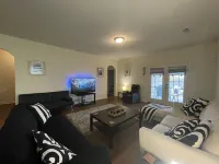 Modern Cozy 3BR Home in Forney